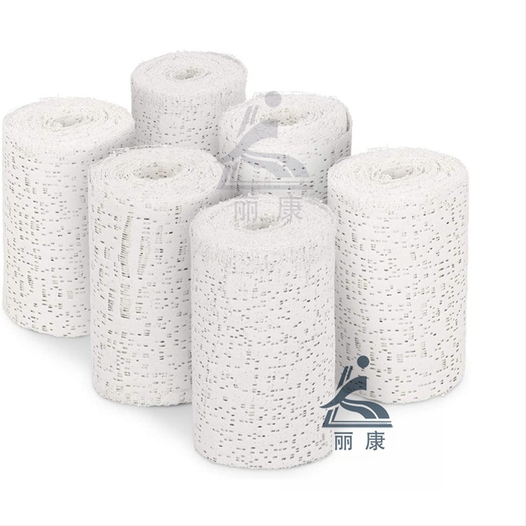 Gipso pleistras ortopedijai, marlinis pagrindu; dengia delną, riešą, galvą, juosmenį, alkūnę, apatinę kojos dalį, pečius, kelią ir čiurną; 120 ritinėlių dėžutėje; sujungta sporto apsauga