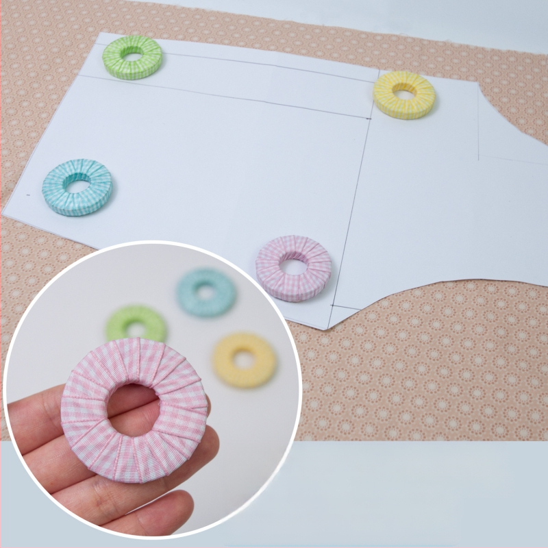 Siuvimo liniuotė su žymėjimu, pjovimu, apvaliu spaudimu ir lyginimo plokštele