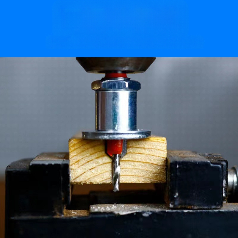 Дърводелско сплавно стъпково свредло с конусно дупчене и потапяща глава за винтове