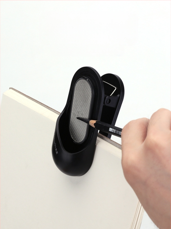 Pieštukų galvutės šlifavimo įrankis su grafito malūnėliu, dvipusis šlifavimo popierius, rankinis valdymas, plastikinis korpusas, geometrinio stiliaus dizainas