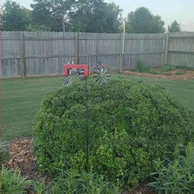 Тракторен ветрогенератор - метална изработка, модерен стил, подходящ за дом, градина и офис