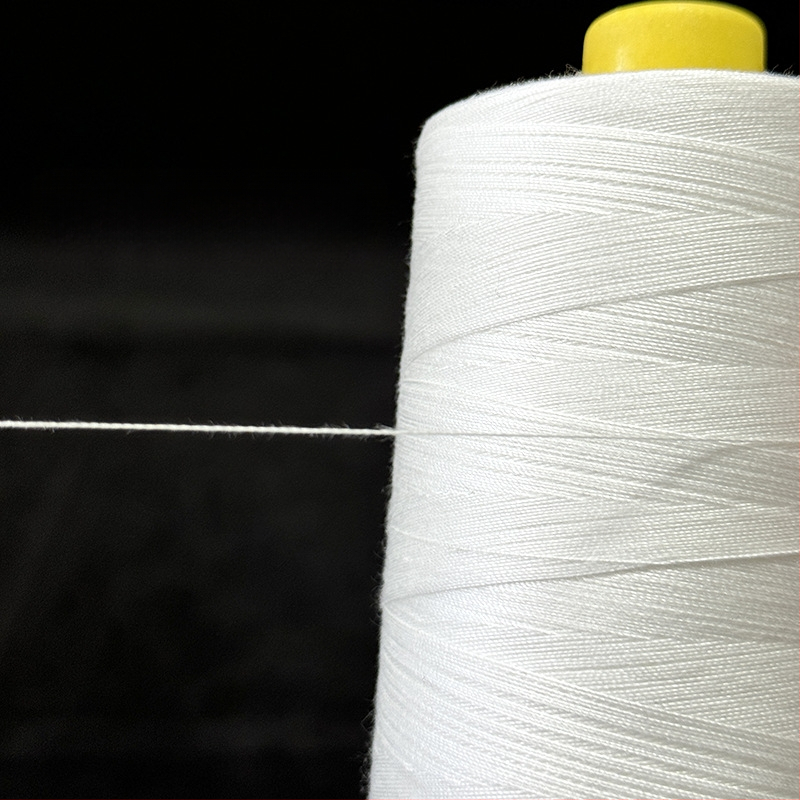 Poliesterio siuvimo siūlai, didelio greičio, skirti krepšiams, tekstilei, žaislams, diržams ir pramoniniam siuvimui