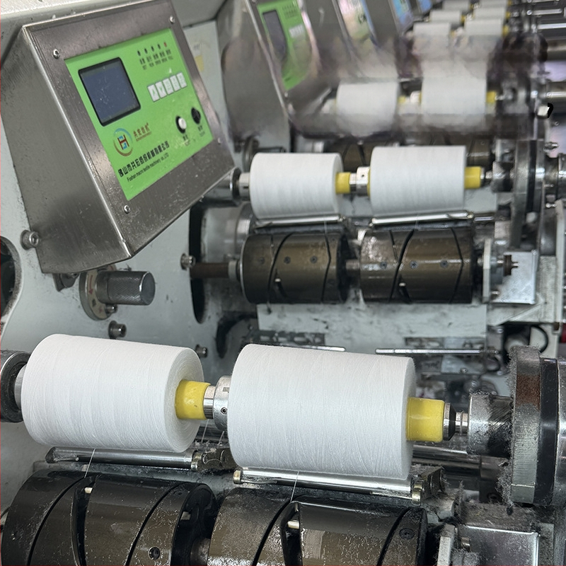 Poliesterio siuvimo siūlai, didelio greičio, skirti krepšiams, tekstilei, žaislams, diržams ir pramoniniam siuvimui