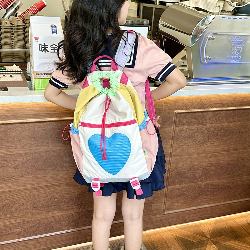 Раница за планински походи със сърцевиден дизайн, лек модел, найлон, подплата полиестер, затваряне с шнур, джоб за мобилен телефон, Лято 2025