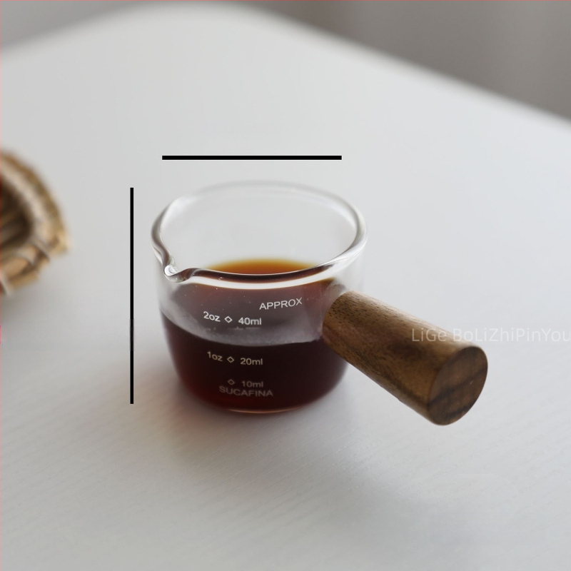 Φλυτζάνι εσπρέσο με γυάλινο σώμα και κλίμακα μέτρησης, ξύλινο χερούλι – μοντέρνο απλό στυλ καφέ φλιτζάνι με εκτυπωμένο λογότυπο