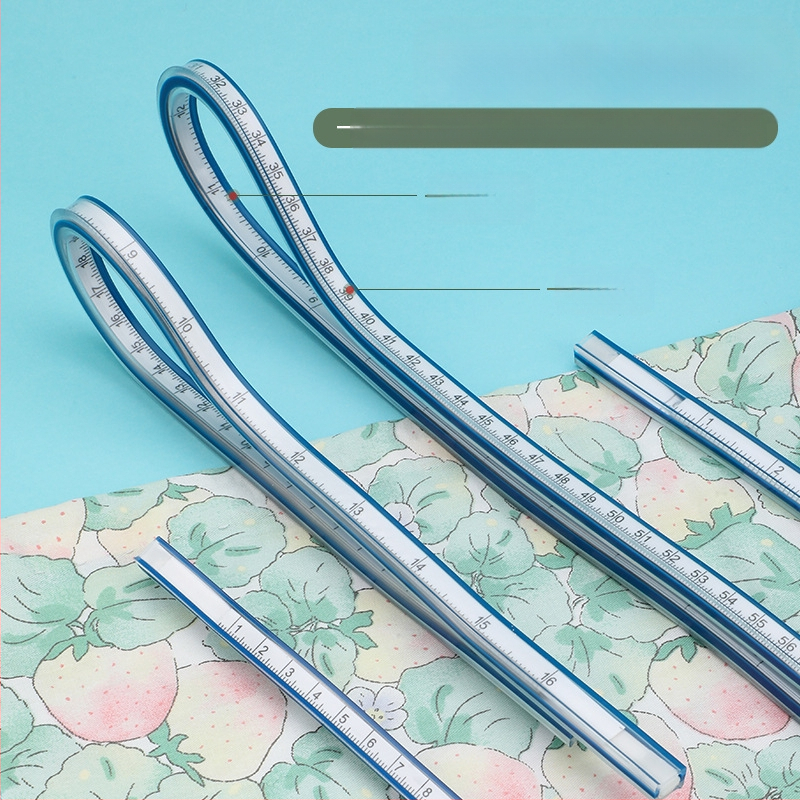 Змийска линейка — пластмасова, гъвкава форма; тегло 89 g; опаковка 19×9×1,5 cm