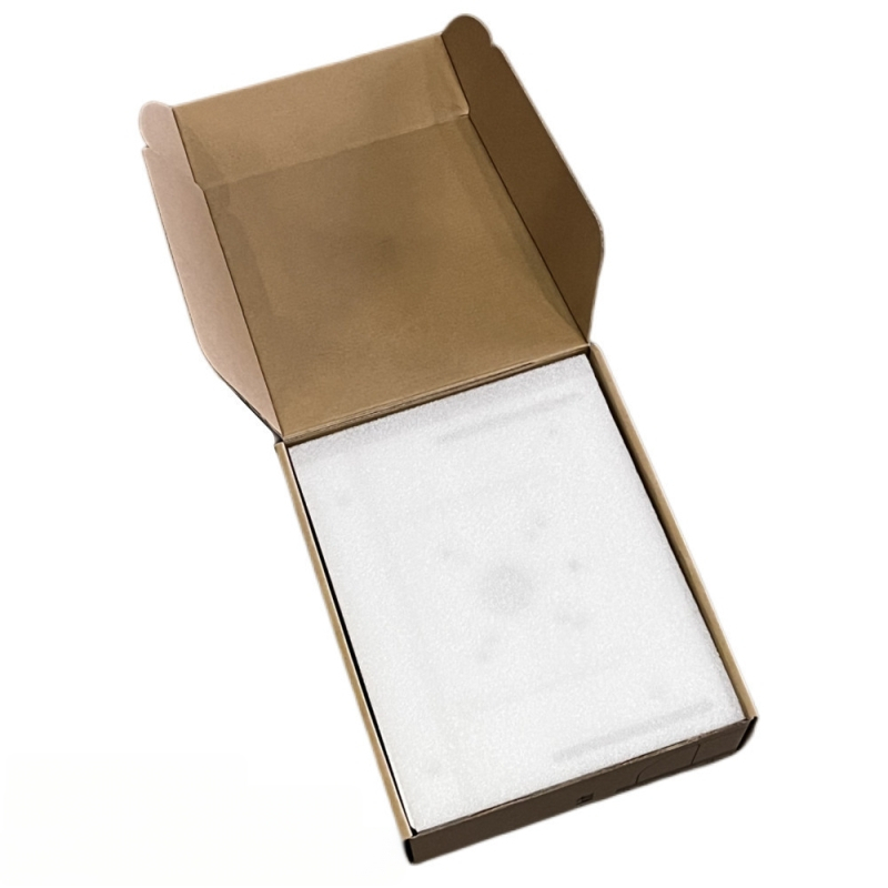 C8 дървообработваща гравираща машина с обръщаща платформа, бакелитова фрезерна маса и панел от алуминиева сплав