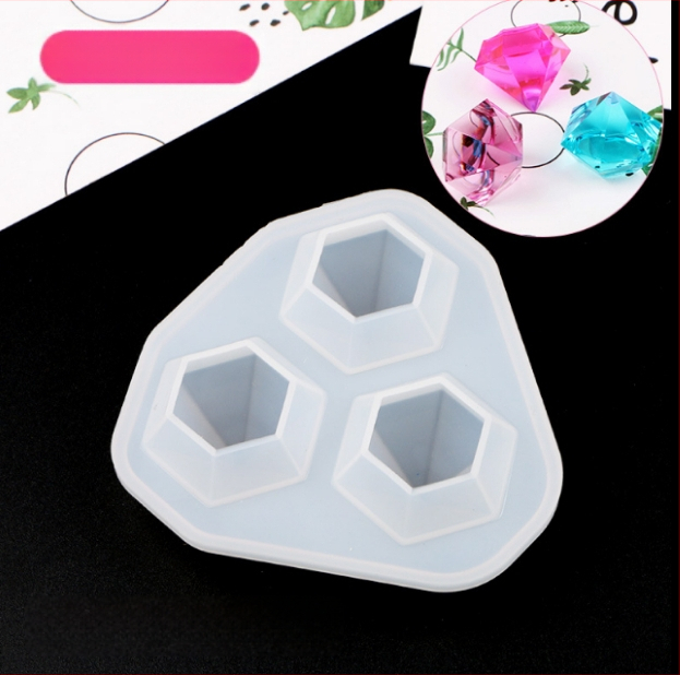 Silikoninė forma DIY kristalinių lašelių papuošalams — formos: fawn, branch, antler; tinka auskarams ir pakabukams