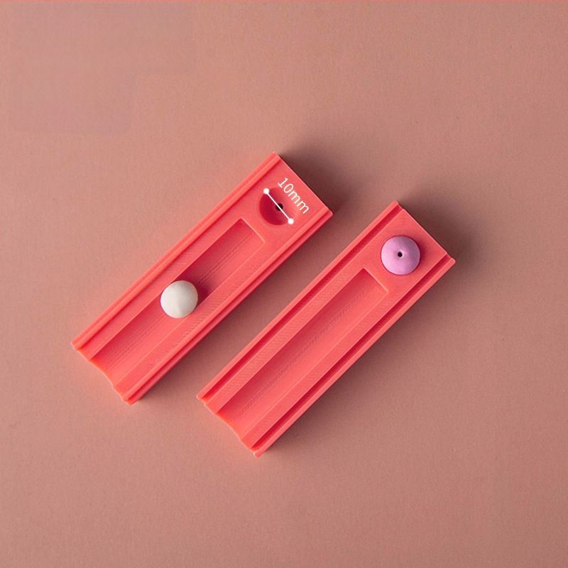 Minkštos molio kamuoliuko formavimo įrankis – pagalbinis įrankis molio formavimui su skylėmis auskarams ir karoliukams (Prekės ženklas: Easy pottery; Kategorija: Kepimo įrankiai; Stilius: Geometrija)