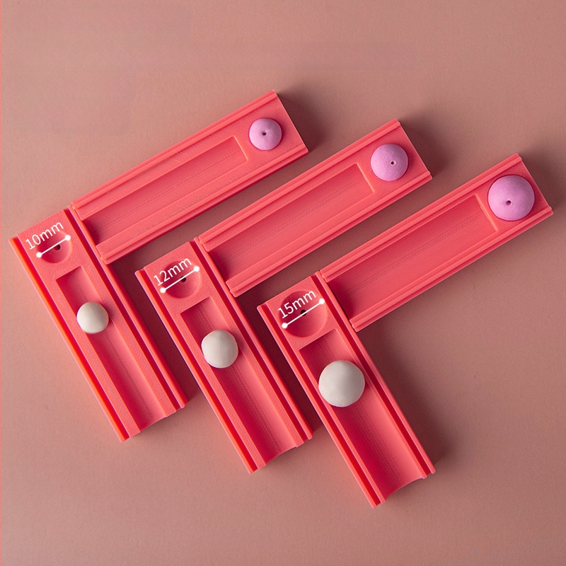 Minkštos molio kamuoliuko formavimo įrankis – pagalbinis įrankis molio formavimui su skylėmis auskarams ir karoliukams (Prekės ženklas: Easy pottery; Kategorija: Kepimo įrankiai; Stilius: Geometrija)