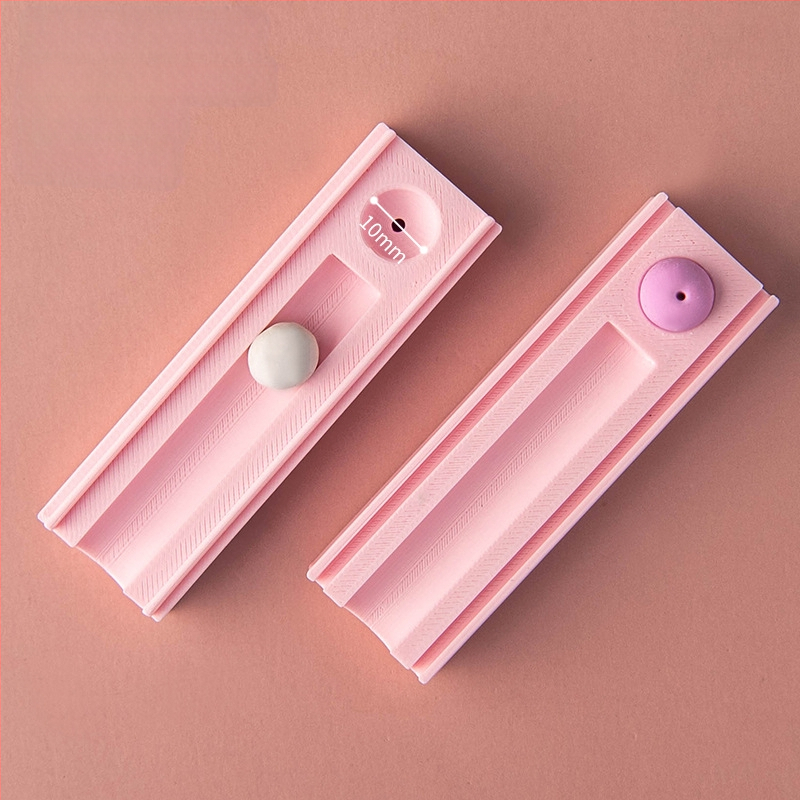 Minkštos molio kamuoliuko formavimo įrankis – pagalbinis įrankis molio formavimui su skylėmis auskarams ir karoliukams (Prekės ženklas: Easy pottery; Kategorija: Kepimo įrankiai; Stilius: Geometrija)