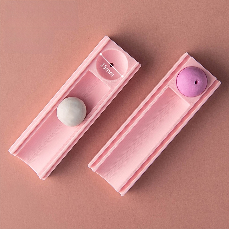 Minkštos molio kamuoliuko formavimo įrankis – pagalbinis įrankis molio formavimui su skylėmis auskarams ir karoliukams (Prekės ženklas: Easy pottery; Kategorija: Kepimo įrankiai; Stilius: Geometrija)