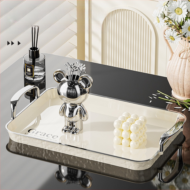 Kvadratinė serviravimo padėklas su rankenėle, iš PET+ABS, šiuolaikiškas minimalistinis stilius, atspari kritimams.