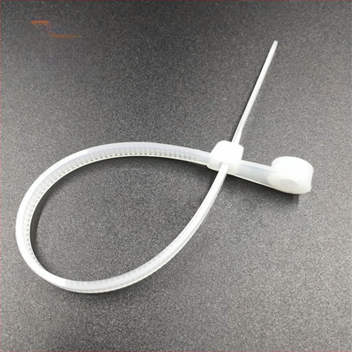 Savęs užrakinama kabelio juosta iš nailono 66, traukos jėga 15-18 kg, diapazonas 3-32 mm, -20°C iki 80°C, degimo klasė 94V-2