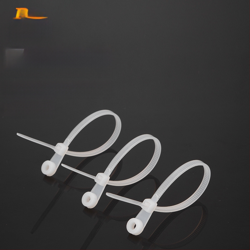 Savęs užrakinama kabelio juosta iš nailono 66, traukos jėga 15-18 kg, diapazonas 3-32 mm, -20°C iki 80°C, degimo klasė 94V-2