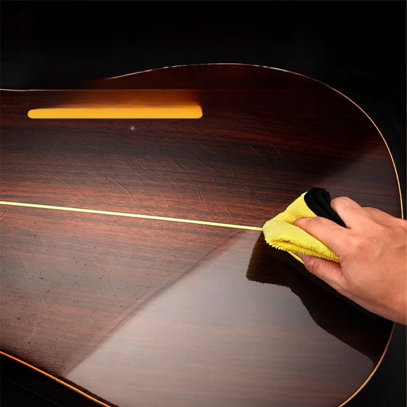 Muzikos instrumentų priežiūros aliejus ir valiklis gitaroms, smuikui, erhu ir fortepijonui – prieš įtrūkimus; grynoji masė 0,15 kg • pakuotė 100 vnt • licencijuota privataus prekinio ženklo etiketė