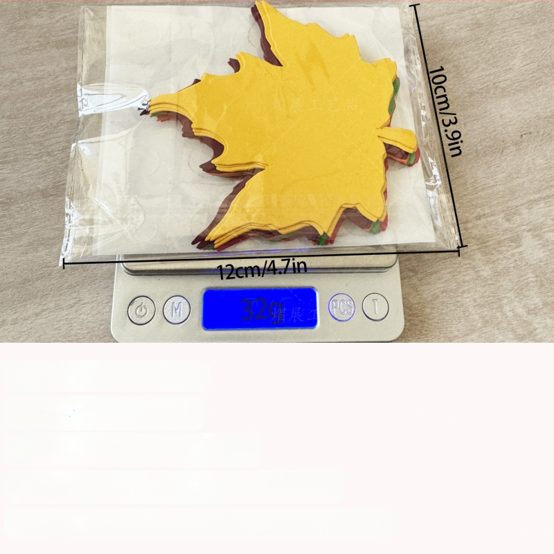 Поздравителна картичка с дизайн на кленов лист, хартия, печат, пасторален стил, за Деня на благодарността.