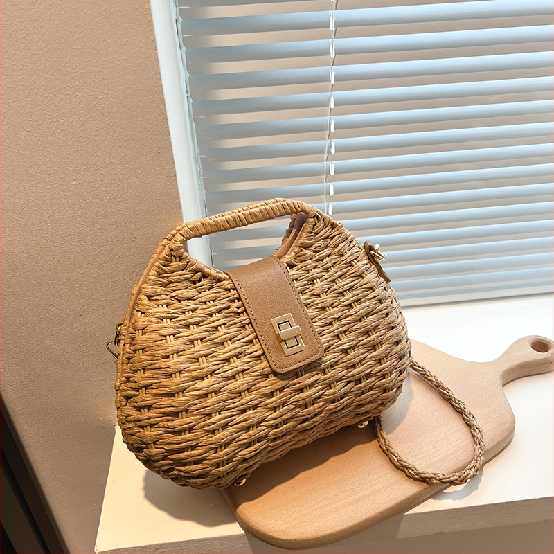 Geantă crossbody din paie, formă ovală, închidere cu lacăt, căptușeală poliester, curea cu bretea simplă