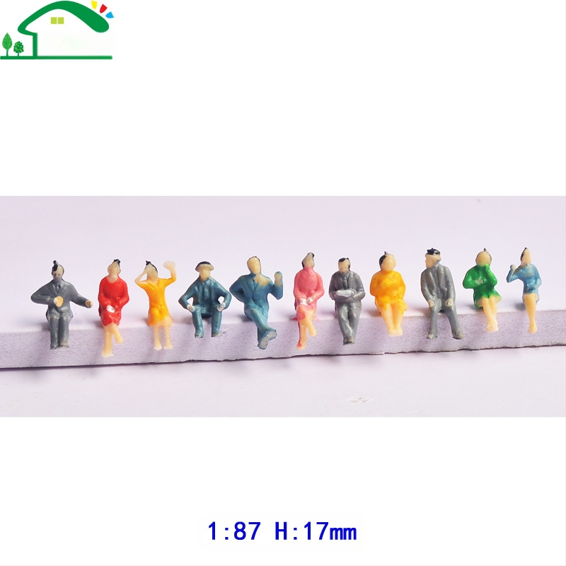 Миниатюрен модел на персонаж • пластмасов материал • статичен модел • опаковка в мрежеста торба • персонализиране на проби