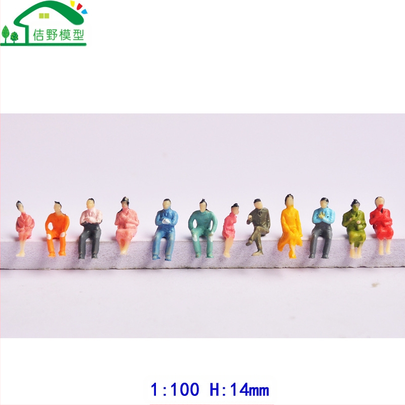 Миниатюрен модел на персонаж • пластмасов материал • статичен модел • опаковка в мрежеста торба • персонализиране на проби