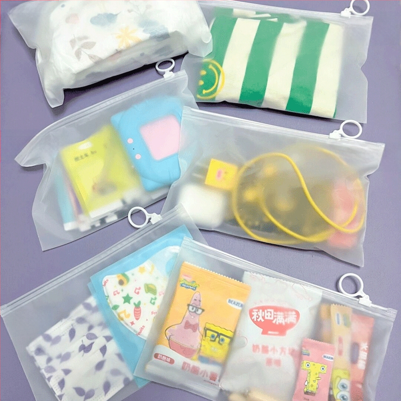 Adatkábeltároló táska adatkábelekhez, töltőkhöz és fülhallgatókhoz — modern minimál stílus; Anyag: Egyéb; Nem importált