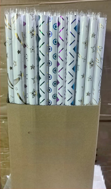 Role de hârtie de ambalare cadouri cu ștanțare la cald pe hârtie lucioasă, pentru zile de naștere — greutate 200, rezistență la rupere 80, grosime 1, opacitate 100