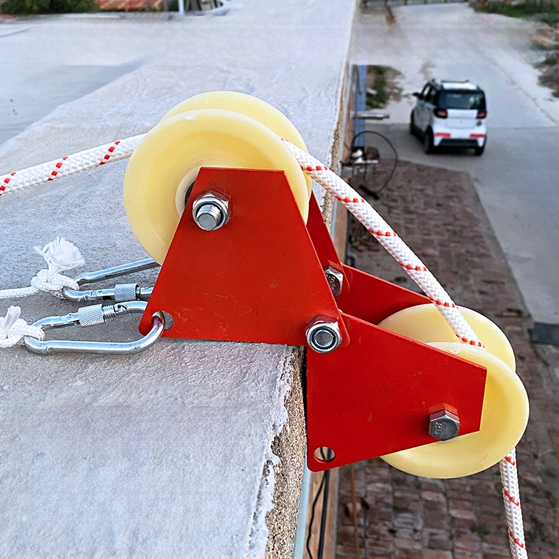 Ъглова ролка за работа на височина с въжен механизъм за издърпване, спестява труд, прав ъгъл