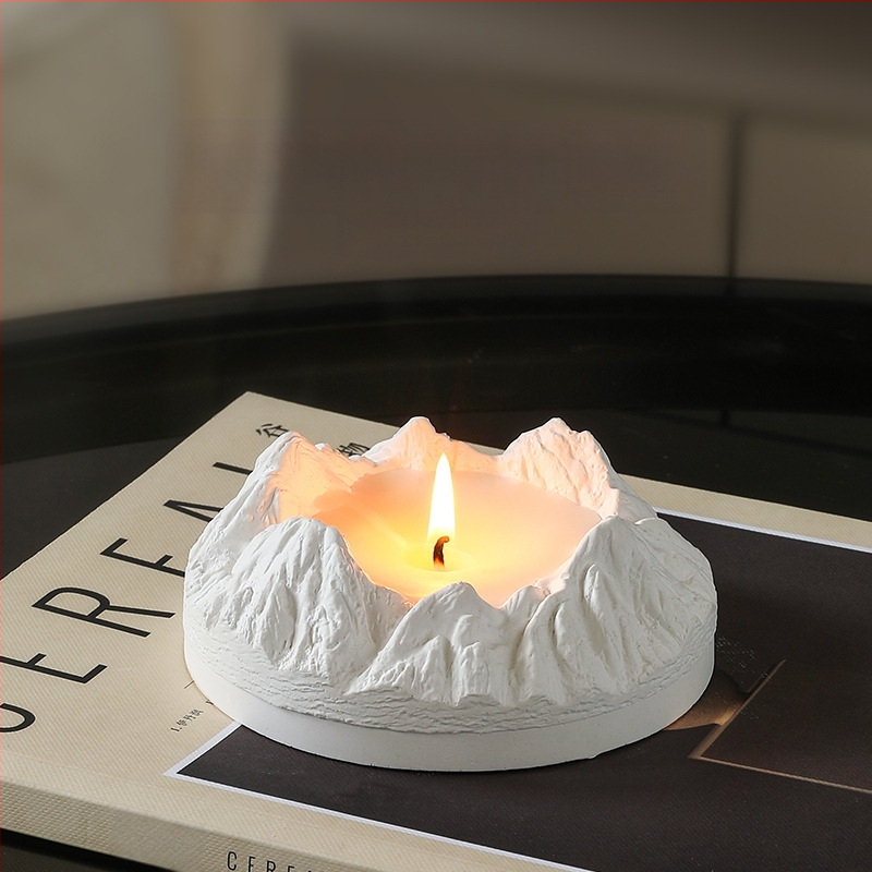 Vulkaninė aromaterapinė žvakė – Medžiaga: gipsas + sojų pupelės; Tipas: aromaterapijos žvakė; Forma: vulkaninė