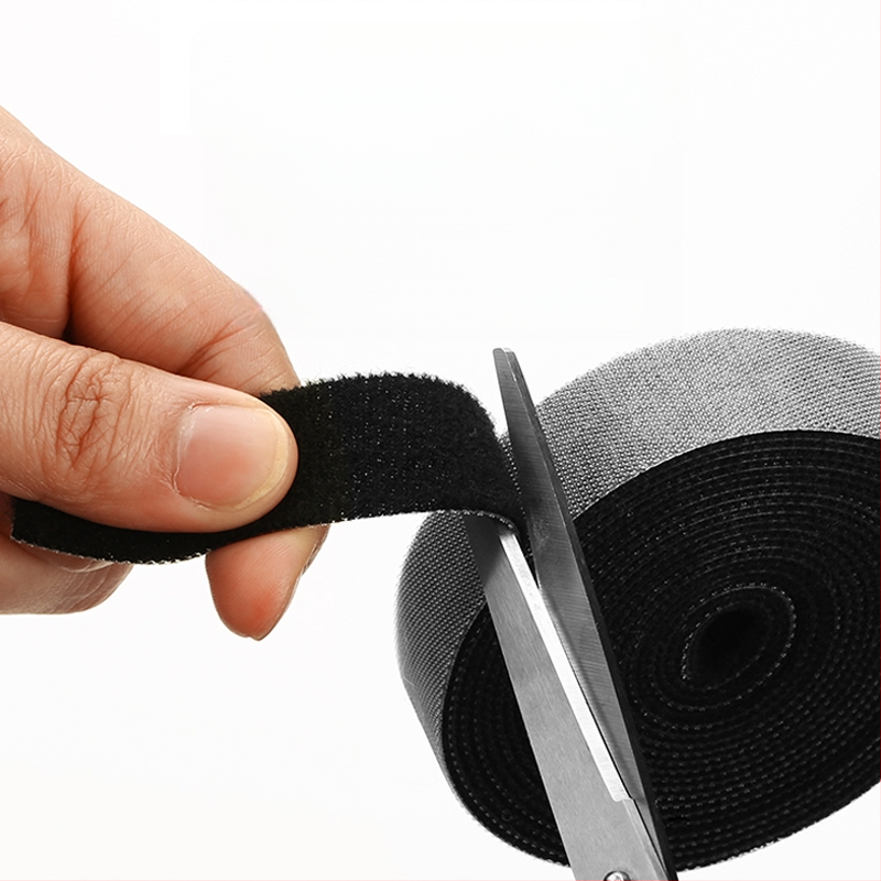 Nylon kábelrendező Velcro kötőkkel az asztali kábelek rendezésére