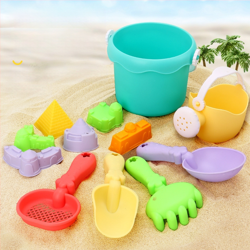 Parti homokozó készlet összecsukható vödörrel, lappával és homokóra kiegészítőkkel – műanyagból, 4–6 éveseknek