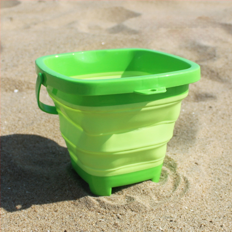Parti homokozó készlet összecsukható vödörrel, lappával és homokóra kiegészítőkkel – műanyagból, 4–6 éveseknek