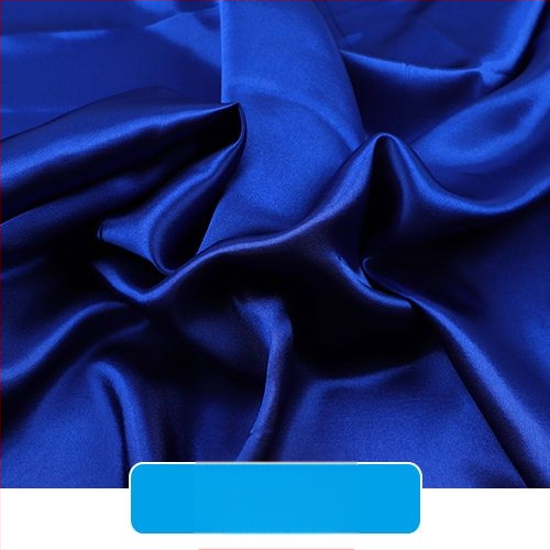 Šilkinis satino audinys – drabužių pamušalui, scenos užuolaidoms ir vestuvinei dekoracijai