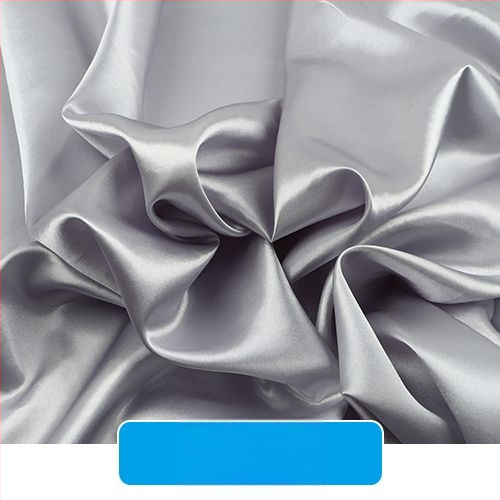 Šilkinis satino audinys – drabužių pamušalui, scenos užuolaidoms ir vestuvinei dekoracijai
