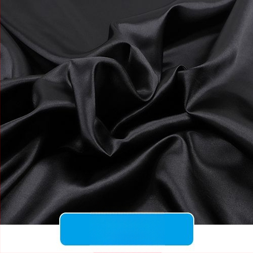 Šilkinis satino audinys – drabužių pamušalui, scenos užuolaidoms ir vestuvinei dekoracijai