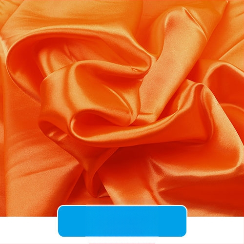 Šilkinis satino audinys – drabužių pamušalui, scenos užuolaidoms ir vestuvinei dekoracijai