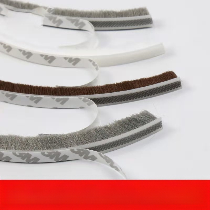 Универсална уплътнителна лента за прозорци и врати, самозалепваща се, противоударна, ветроустойчива и топлоизолационна.