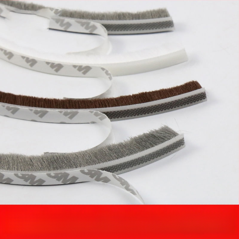 Универсална уплътнителна лента за прозорци и врати, самозалепваща се, противоударна, ветроустойчива и топлоизолационна.