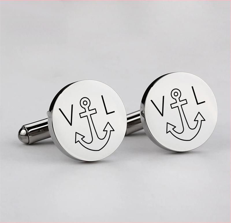 Apvalūs veidrodiniai nerūdijančio plieno prancūziški rankogalių segtukai su graviravimu