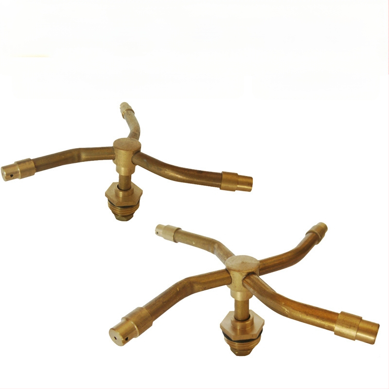 Varinis besisukantis purkštuvu vejai ir daržams