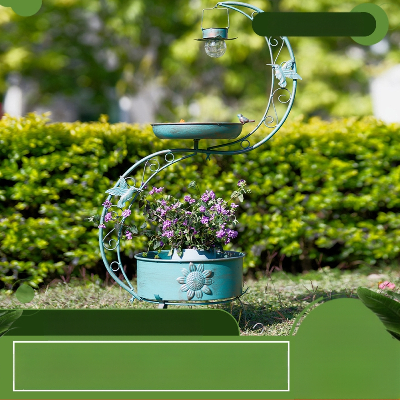 Железен градински декоративен елемент: пасторално стилен висящ цветарник със хранилка за птици и басейн за птици за квадратен двор, 1500 g