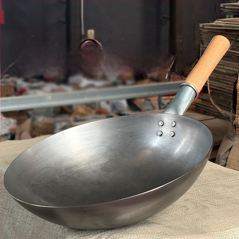 Wok - kalvio plieno, kinų stiliaus, nelimpa, su vienu dugnu, gylis 8–11 cm