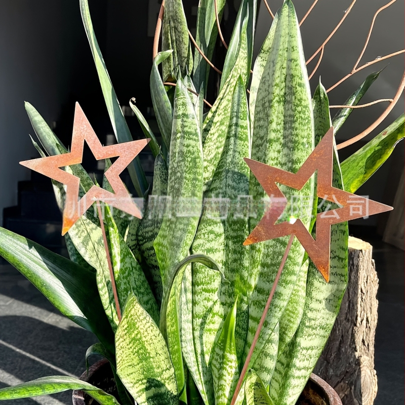 Железна триизмерна петолъчкова звезда–скулптура (Материал: Железо; Марка: Dongyang Crafts; Стил: Модерно изкуство; Категория: Геометрия; Опаковка: PP торба)