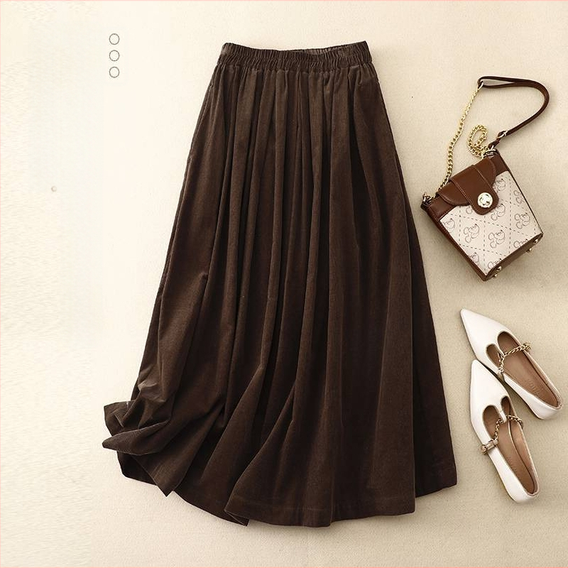 Tiesus midi sijonas su aukštu juosmeniu, akrilo pluošto audinys, vientisas spalvos, miesto stilius, žiema 2023