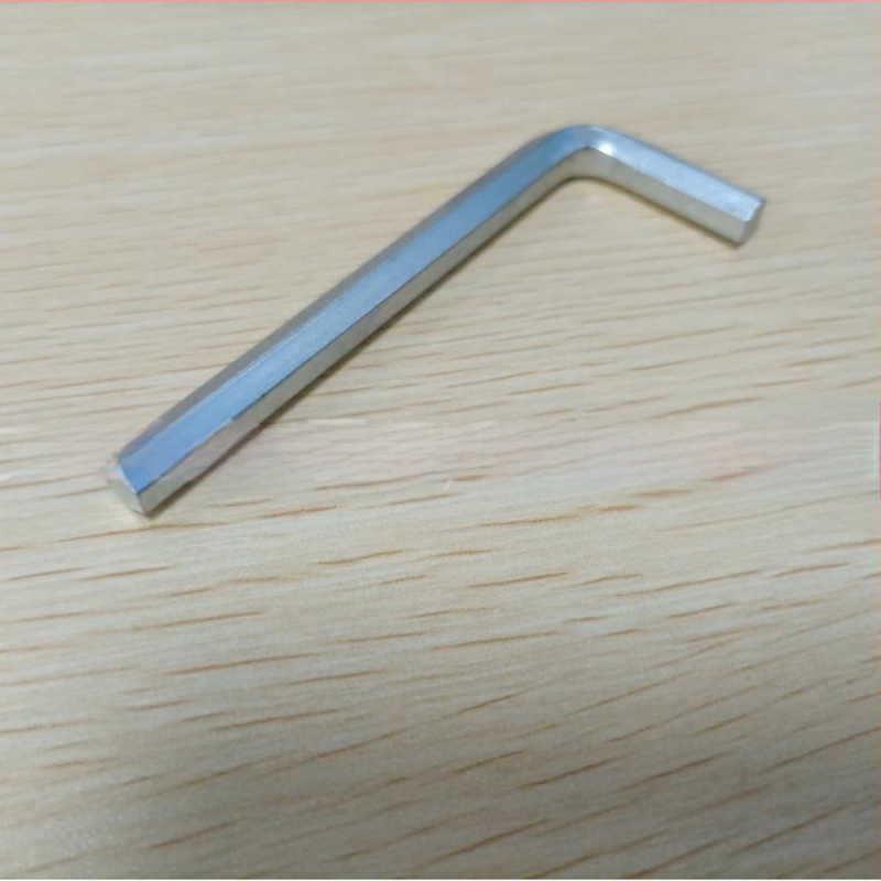 4 dalių saulės skydelių laikiklių komplektas su šoniniu prispaudimu ir montavimo raktu (AL6005-T5 aliuminio lydinys)