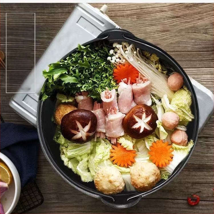 Lietots dzelzs kempinga katls bez pārklājuma, 1–5 personām, vāks no koka un stikla, universāls plīts