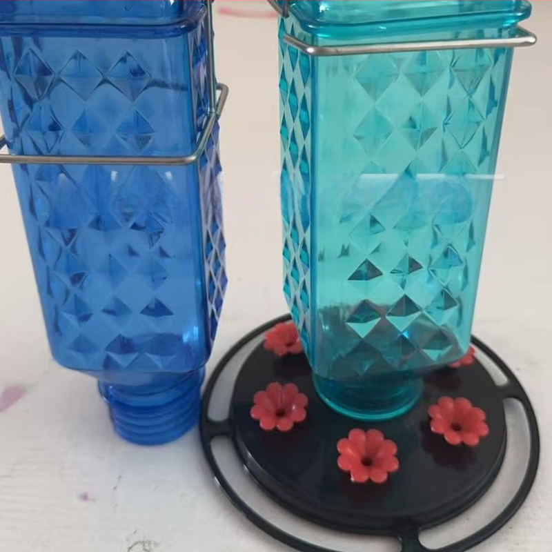 Хранилка за птици за двор, висяща, пластмасова, стил модерно изкуство, изработена чрез инжекционно формоване