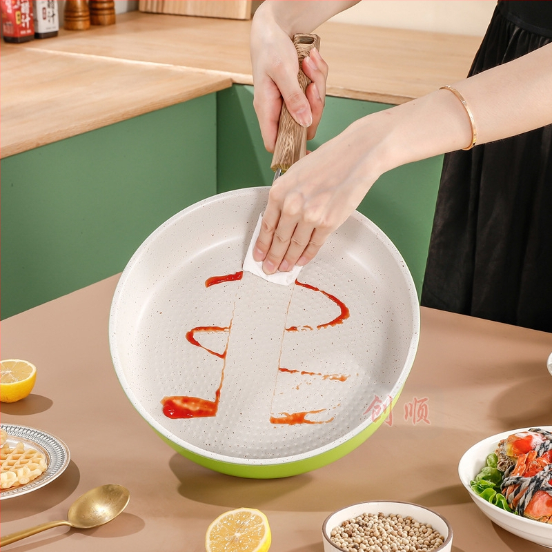 Nerūsējošā tērauda panna ar plakanu dibenu, Maifan Stone antiadhēzijas pārklājums, stikla vāks, svars 1,3 kg