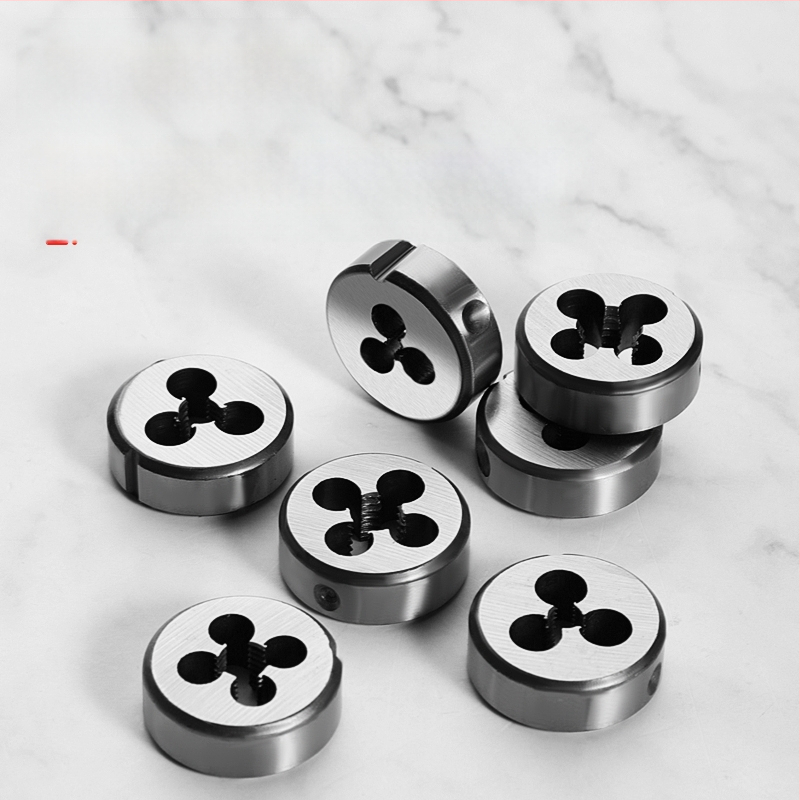 Комплект за завиване на резби (тап и ди) със свредло за резби, ръчен инструмент за завиване на резби и вътрешнорезбов гаечен ключ