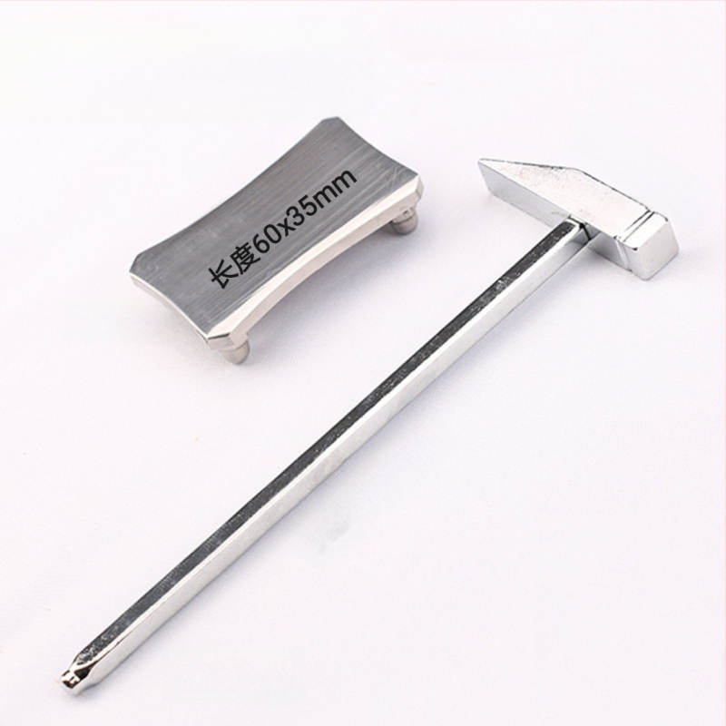 Nagų plaktukas su geležine galva