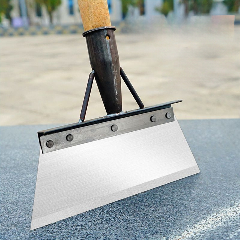 Sniego šluota iš mangano plieno su dantyta briauna – skirta sniego šalinimui, mėšlo tvarkymui ir buitinėms valymo darbams